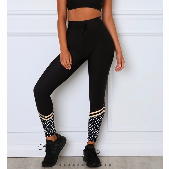 NWT Sarah’s Day x WF Blackout Sweet & Sassy - Picture 1 of 3